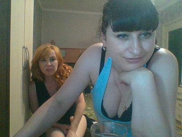 Bilder awesomediss2 Breast 70 tok, butt in panties 70 t, kiss 100 t, remove panties 200 tok, add 2 tok as friends. get up from the chair and show yourself 10 current