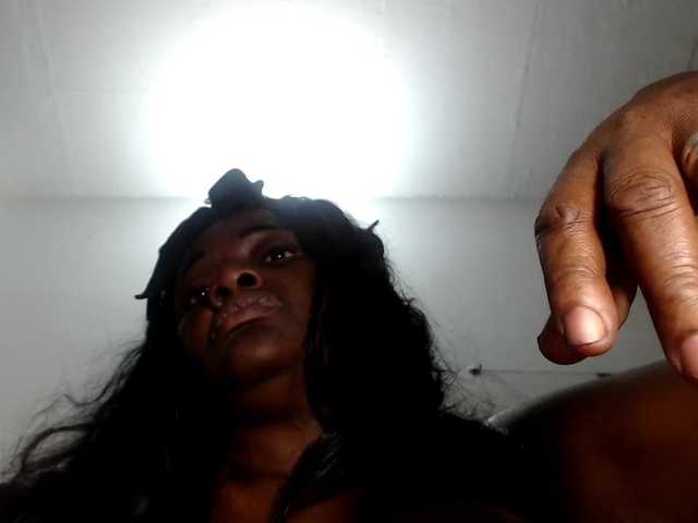 Bilder BigBustyBlack show tits 25 doggy naked 100 show pussy 135 dance naked 150 suck dild0 80 soit tits 60 fuck and squirt 400 tokes