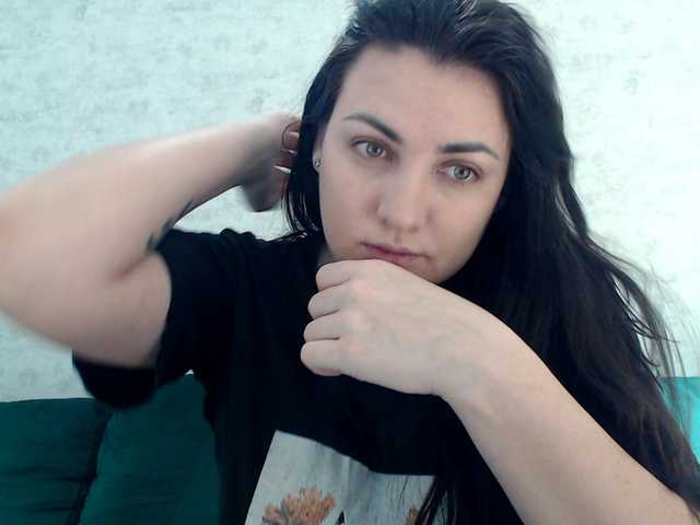 Bilder KattyCandy Welcome to my room, in public we can just chat, pm-10 tk, open cam - 40 tk, and my name is Maria) @total @sofar @remain goal of day