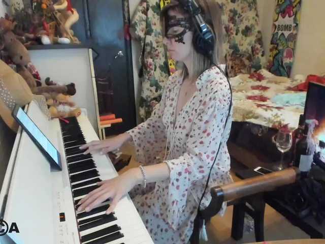 Bilder PianoGirl Hi, Im Anastasia! Take off the dress 101tk. Dance + AutoDJ 70tk. Wheel fortune 47tk